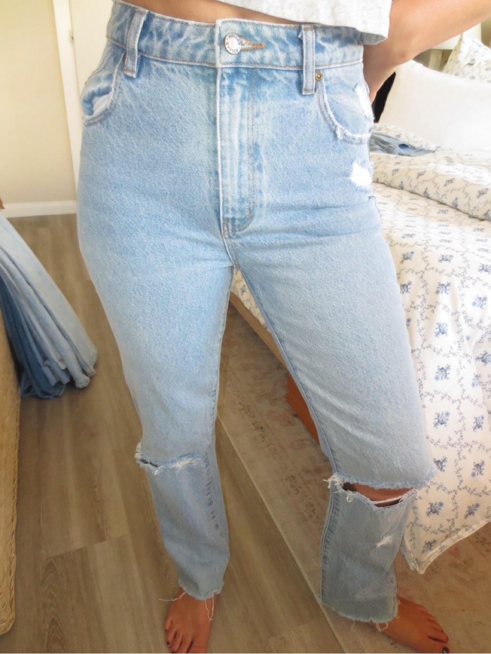 Rolla’s High-Rise Light Blue Distressed Women’s Jeans